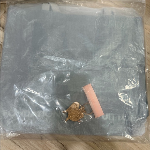 (Last one!!)Foundation Louis Vuitton (FVL) Light Gray Tote with Pink Keychain - Picture 9 of 9